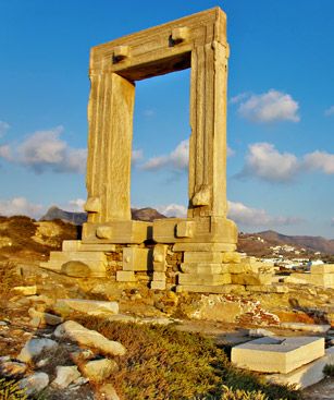 Naxos Porte Vestige Temple Archaique