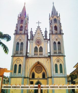 Malabo Cathedrale Place De L Independance