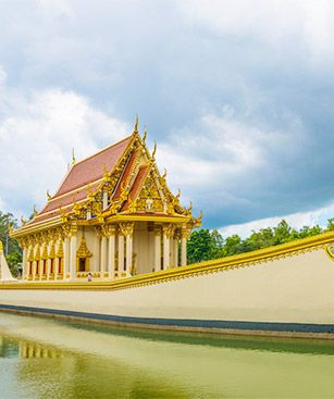 Ubon Ratchathani Temple Sur L Eau