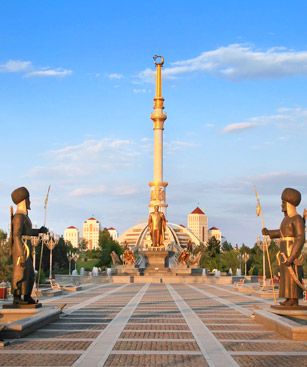 Achgabat Monument Independance Paix