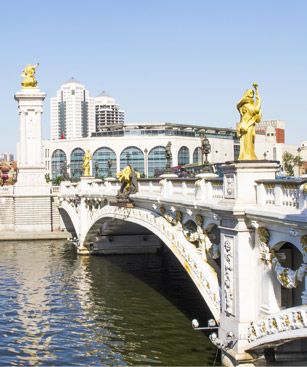 Tianjin_modern_bridge Building