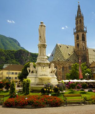 Bolzano Place Eglise Fontaine