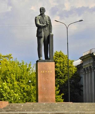 Simferopol Statue De Lenine
